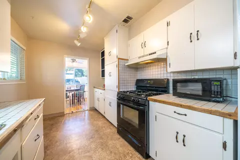 1527 Benton Dr, Redding, CA 96003 photo 19