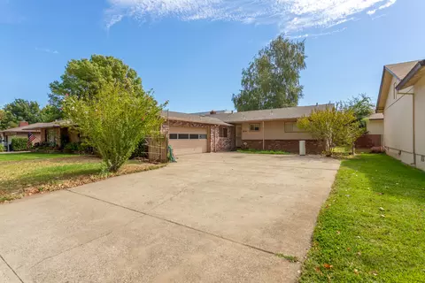 845 Loma St, Redding, CA 96003 photo 1