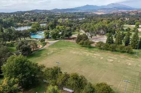 845 Loma St, Redding, CA 96003 photo 32