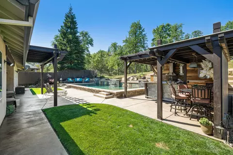 996 Montclair Dr, Redding, CA 96003 photo 39