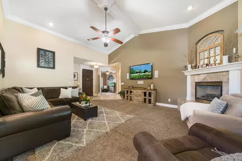 996 Montclair Dr, Redding, CA 96003 photo 9