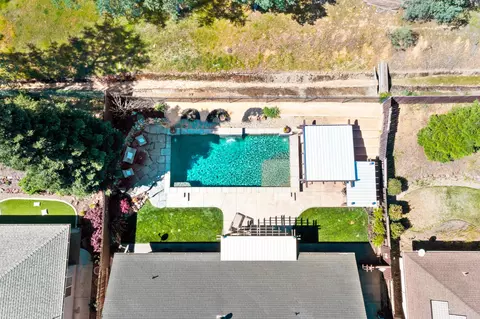 996 Montclair Dr, Redding, CA 96003 photo 40