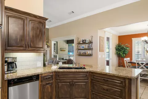996 Montclair Dr, Redding, CA 96003 photo 16