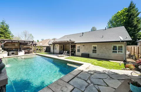 996 Montclair Dr, Redding, CA 96003 photo 30
