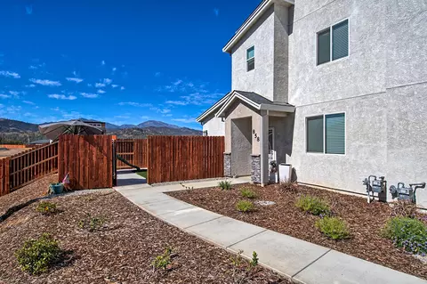 858 Congaree Ln, Redding, CA 96001 photo 1