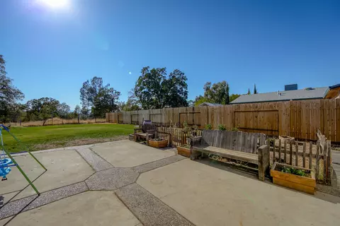 4600 Enchanted Way, Redding, CA 96001 photo 8