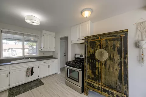 4600 Enchanted Way, Redding, CA 96001 photo 5