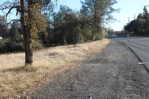 3405 Glenwood Dr, Redding, CA 96003 photo 3