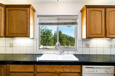 9449 Stillwater Rd, Redding, CA 96003 photo 12