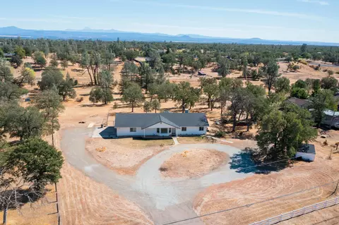 9449 Stillwater Rd, Redding, CA 96003 photo 3
