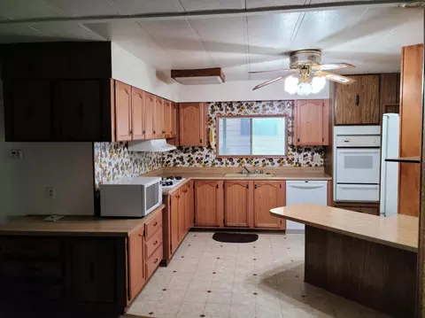 880 Little Deer Ln, Redding, CA 96003 photo 10