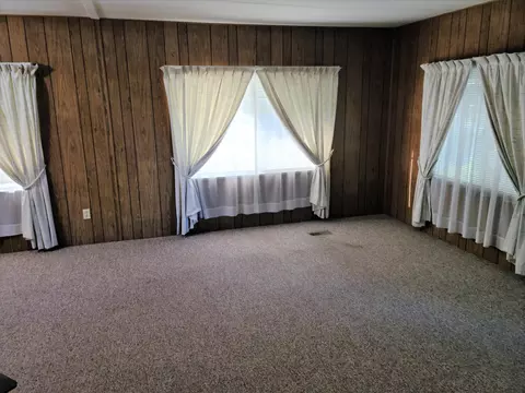880 Little Deer Ln, Redding, CA 96003 photo 7