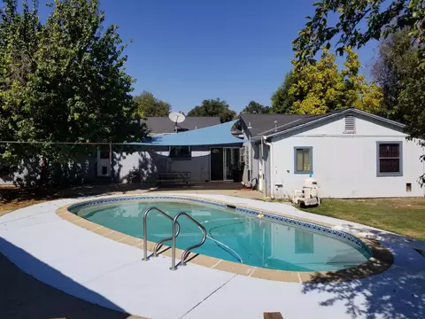 2551 Sacramento Dr, Redding, CA 96001 photo 4