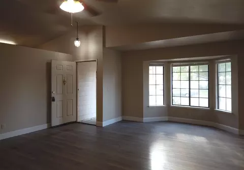 1603 Lacey Ln, Redding, CA 96003 photo 9