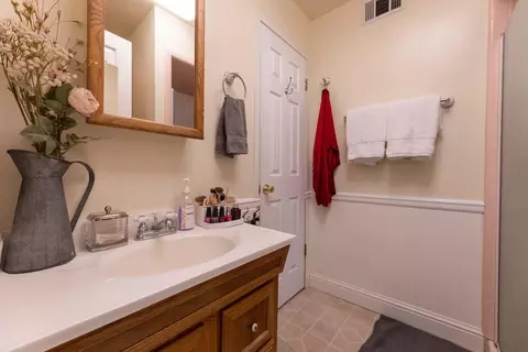 1830 Manchester Dr, Redding, CA 96002 photo 11