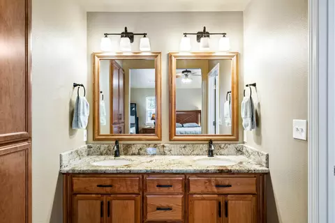 8225 Whispering Oaks Rd, Redding, CA 96002 photo 23