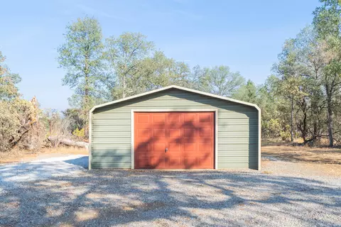 8225 Whispering Oaks Rd, Redding, CA 96002 photo 43