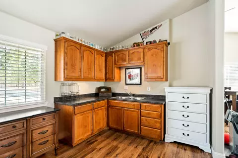 8225 Whispering Oaks Rd, Redding, CA 96002 photo 30