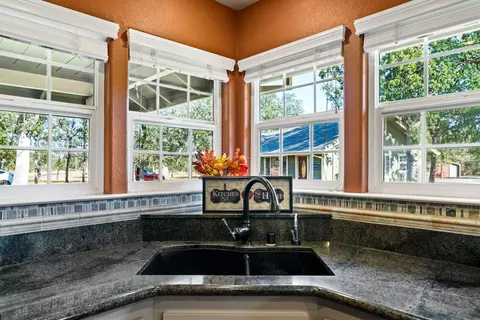 8225 Whispering Oaks Rd, Redding, CA 96002 photo 13