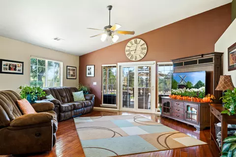 8225 Whispering Oaks Rd, Redding, CA 96002 photo 9