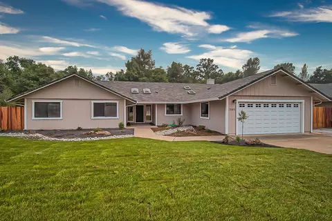 2605 Lake Redding Dr, Redding, CA 96003 photo 1