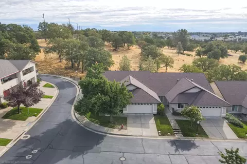 805 Cherryhill Trl, Redding, CA 96003 photo 2