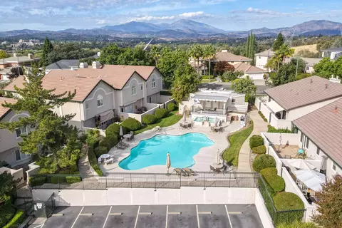 805 Cherryhill Trl, Redding, CA 96003 photo 4