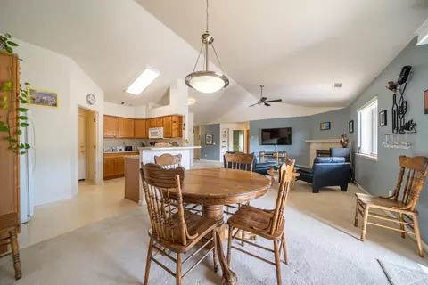 805 Cherryhill Trl, Redding, CA 96003 photo 19