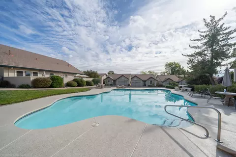 805 Cherryhill Trl, Redding, CA 96003 photo 5
