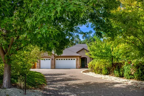 6770 Hemlock St, Redding, CA 96001 photo 3