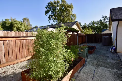 640 Olympic St, Redding, CA 96003 photo 35