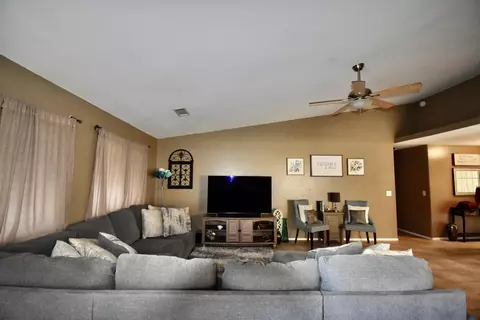 640 Olympic St, Redding, CA 96003 photo 8