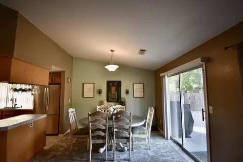 640 Olympic St, Redding, CA 96003 photo 10
