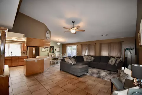 640 Olympic St, Redding, CA 96003 photo 5