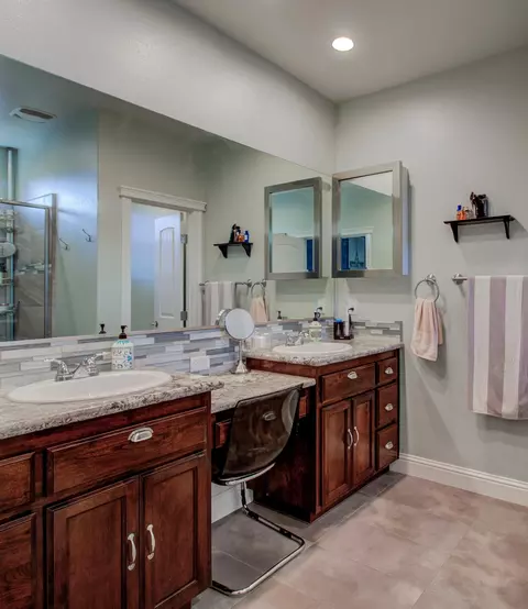 1126 Hope Ln, Redding, CA 96003 photo 14