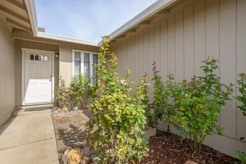 2564 Galaxy Way, Redding, CA 96002 photo 5