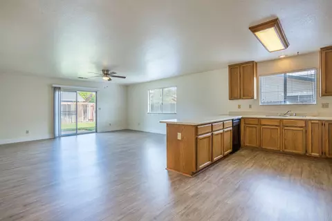 2564 Galaxy Way, Redding, CA 96002 photo 10