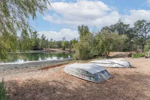 21039 Joanna Way, Redding, CA 96003 photo 2