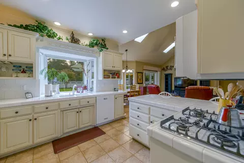 13151 Spring Lake St, Redding, CA 96003 photo 14