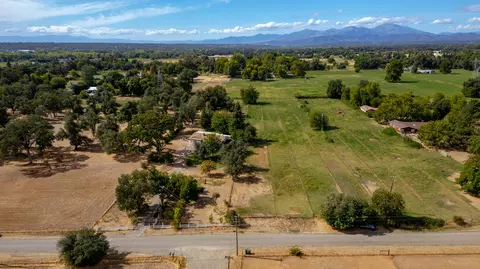 7370 Bridge Ln, Redding, CA 96002 photo 3