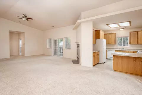 245 Sparrow Ct, Red Bluff, CA 96080 photo 4
