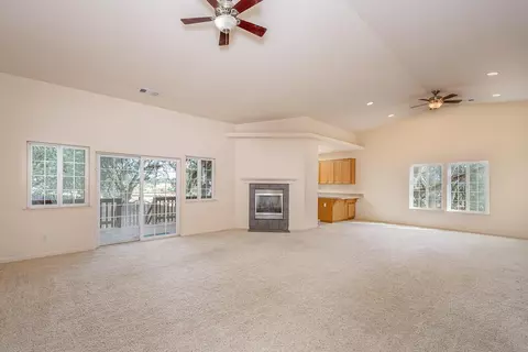 245 Sparrow Ct, Red Bluff, CA 96080 photo 2
