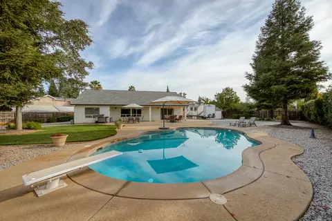 5089 Lost Creek Ct, Redding, CA 96002 photo 3