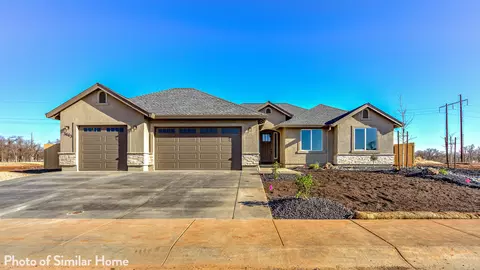 3522 Laver St, Redding, CA 96002 photo 2