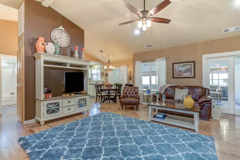628 Valleybrook Dr, Redding, CA 96003 photo 5