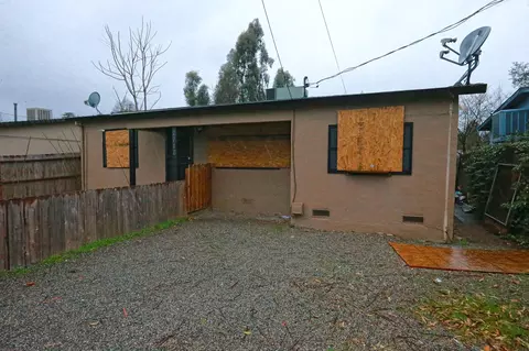 2712 Irwin Rd, Redding, CA 96002 photo 1