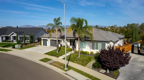 478 Belvedere Dr, Redding, CA 96003 photo 3