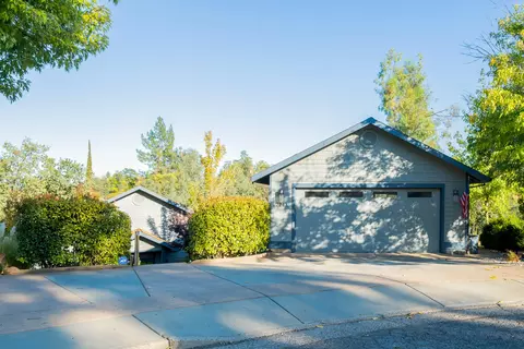 2243 Oak Ridge Ct, Redding, CA 96001 photo 3