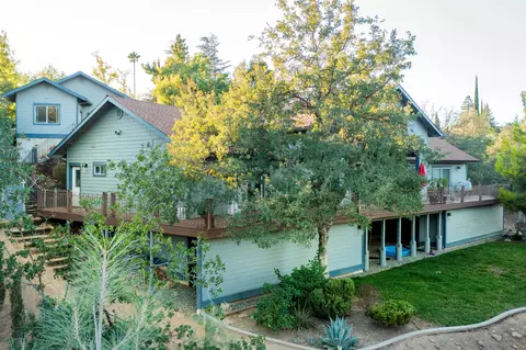 2243 Oak Ridge Ct, Redding, CA 96001 photo 2