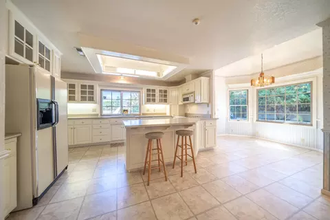3660 Mt Ashland Ave, Redding, CA 96001 photo 8